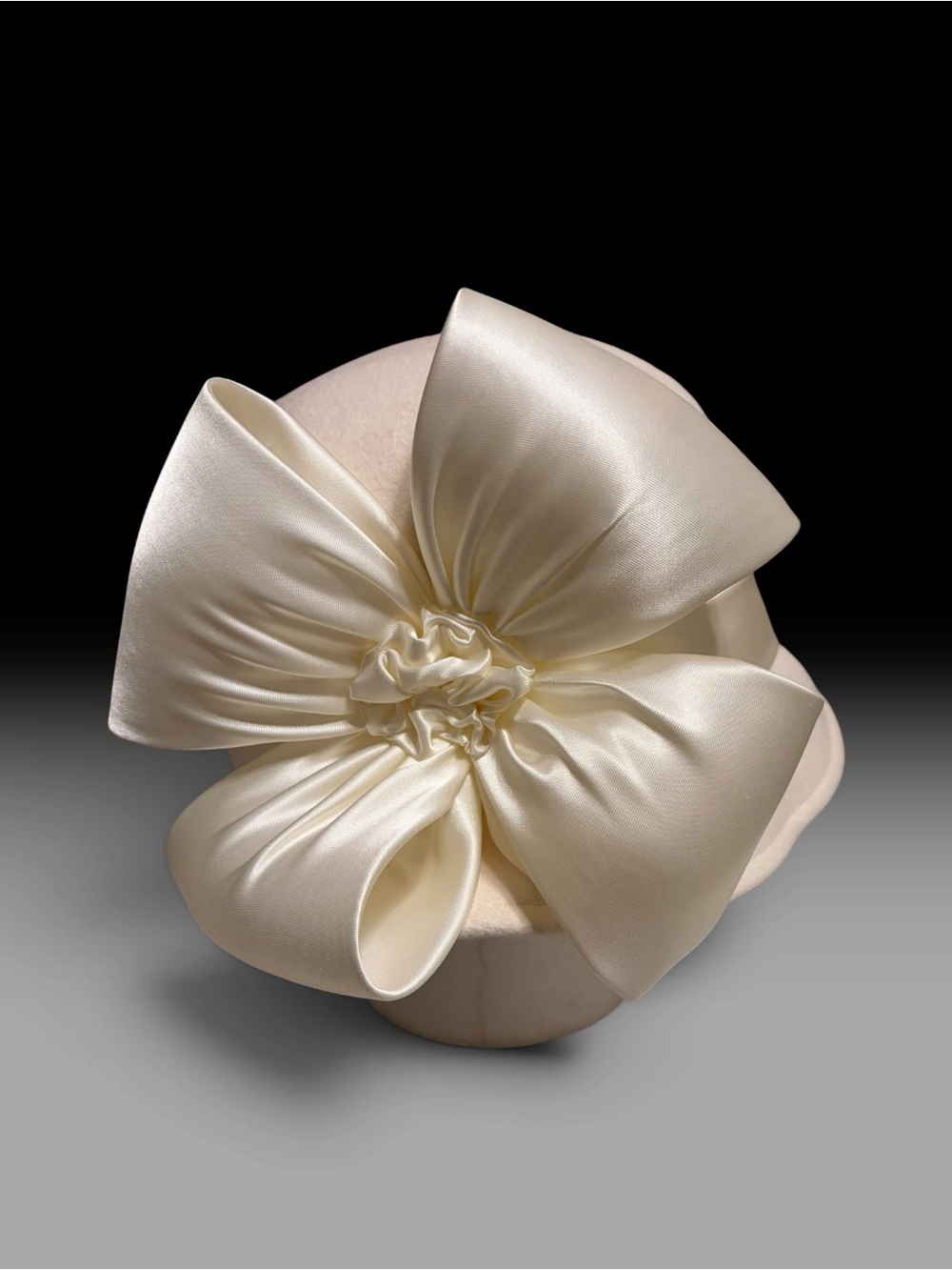Sherel’s New York vintage ivory wool and satin cloche hat with satin bow